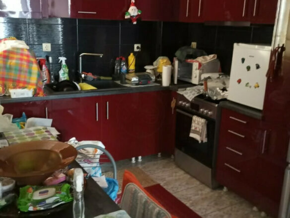 1-bedroom Building In Keratsini, Greece (320 M²)