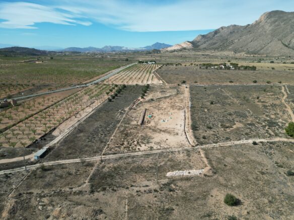 Land In Hondón De Los Frailes, Spain (11.111 M² Plot)