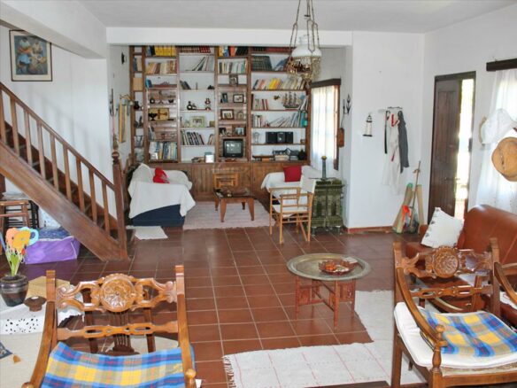 4-bedroom Detached House In Easts Olimpos, Greece (200 M²)