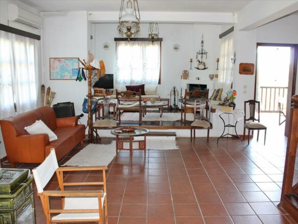 4-bedroom Detached House In Easts Olimpos, Greece (200 M²)