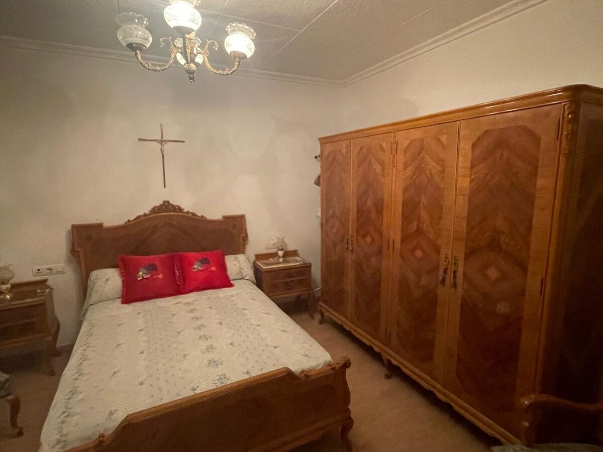 4-bedroom Townhouse In Pinoso, Spain (235 M²)