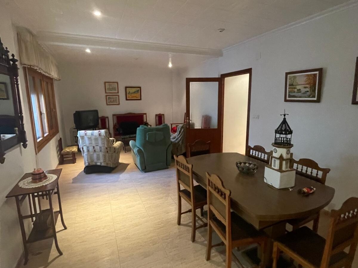4-bedroom Townhouse In Pinoso, Spain (235 M²)