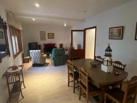 4-bedroom Townhouse In Pinoso, Spain (235 M²)