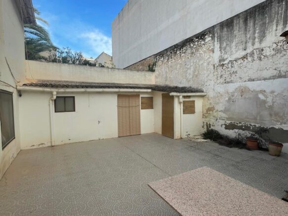4-bedroom Townhouse In Pinoso, Spain (235 M²)