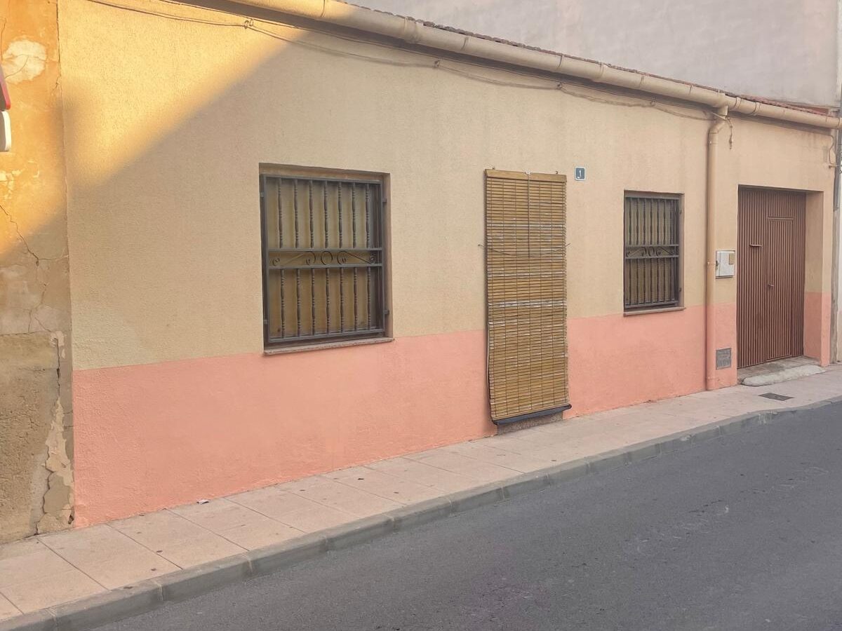 4-bedroom Townhouse In Pinoso, Spain (235 M²)