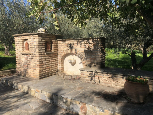 3-bedroom Detached House In Avlida, Greece (411 M²)