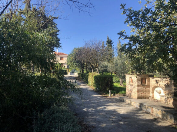 3-bedroom Detached House In Avlida, Greece (411 M²)