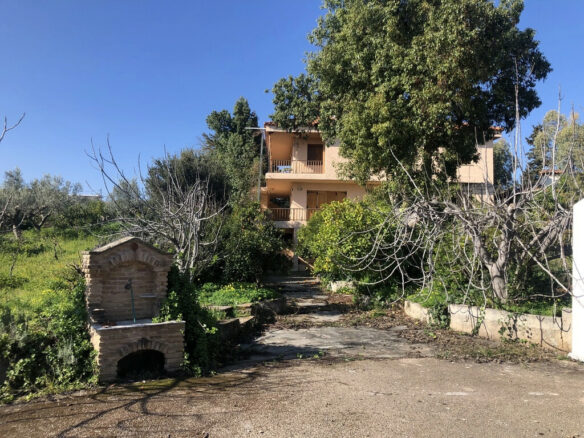 3-bedroom Detached House In Avlida, Greece (411 M²)