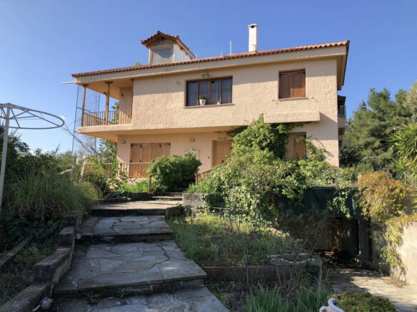 3-bedroom Detached House In Avlida, Greece (411 M²)