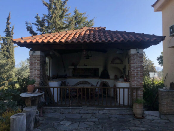 3-bedroom Detached House In Avlida, Greece (411 M²)