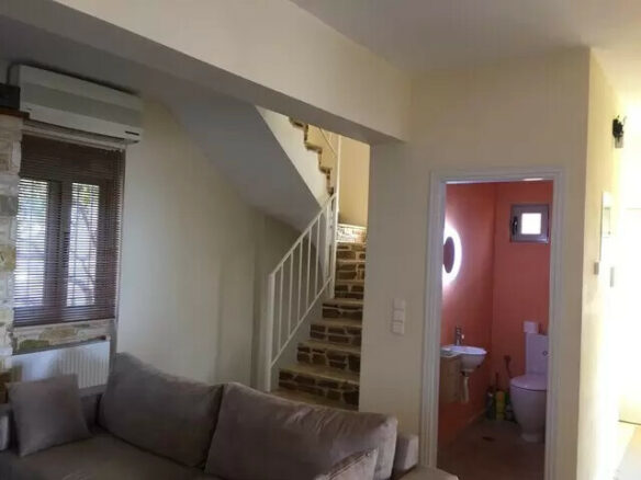 3-bedroom Detached House In Kimi, Greece (150 M²)