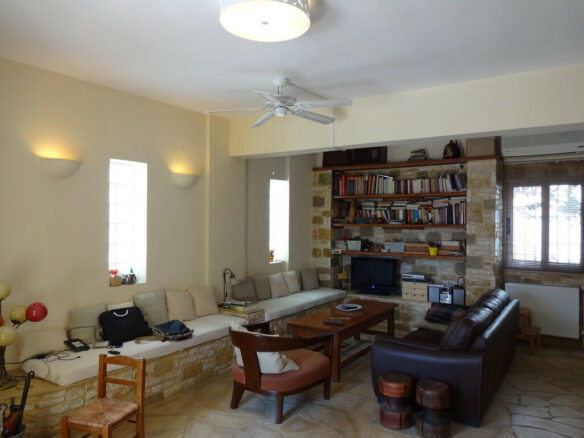 3-bedroom Detached House In Kimi, Greece (150 M²)