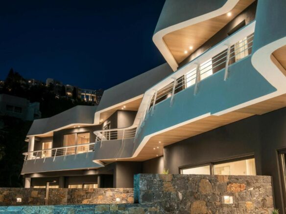 Business In Greece (756 M²)