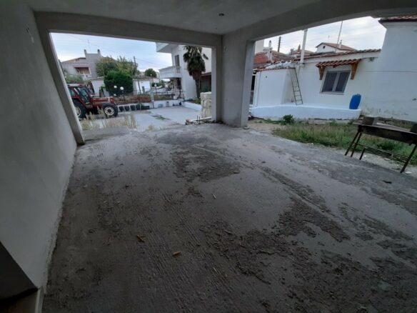 6-bedroom Building In Epanomi, Greece (270 M²)