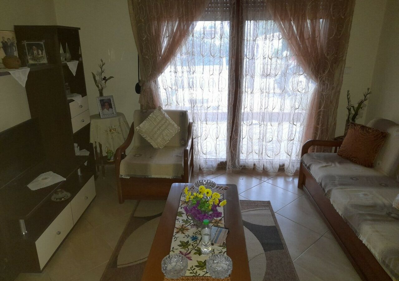 6-bedroom Building In Epanomi, Greece (270 M²)