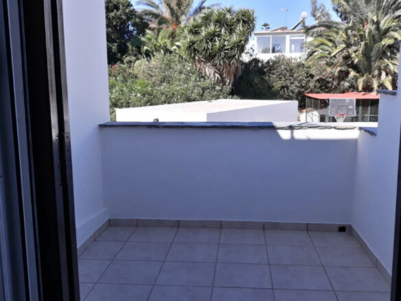3-bedroom Flat In Greece (93 M²)