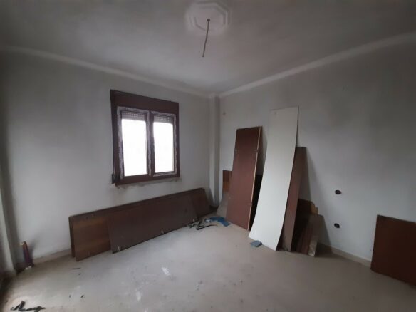 6-bedroom Building In Epanomi, Greece (270 M²)