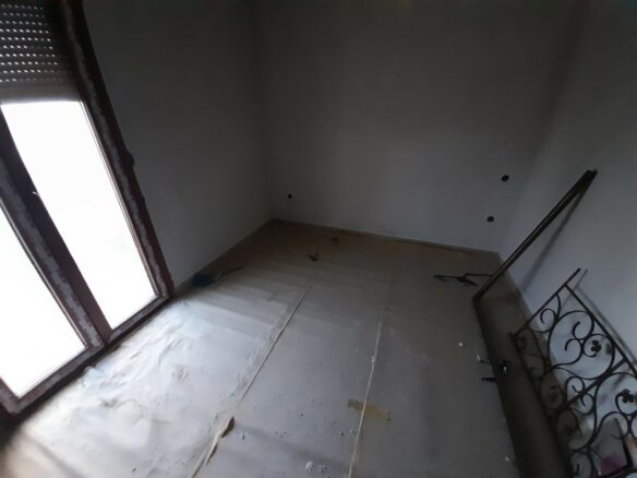 6-bedroom Building In Epanomi, Greece (270 M²)