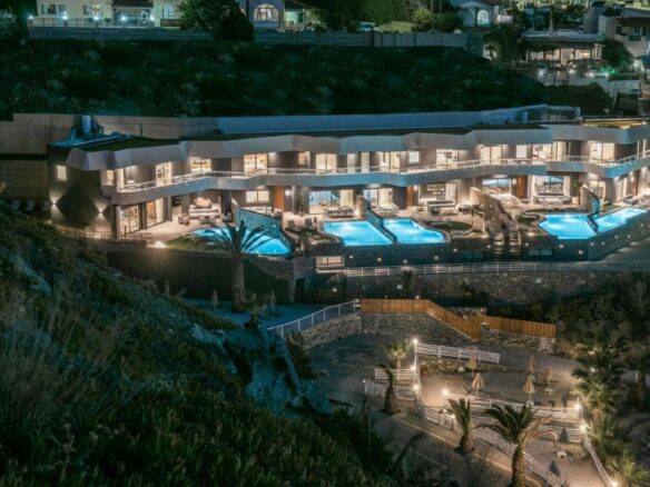 Business In Greece (756 M²)