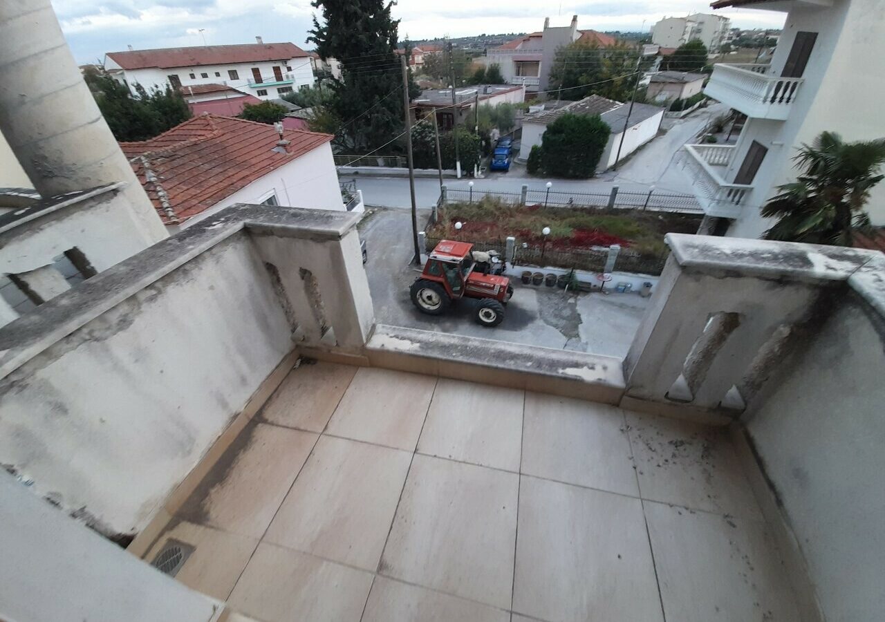6-bedroom Building In Epanomi, Greece (270 M²)