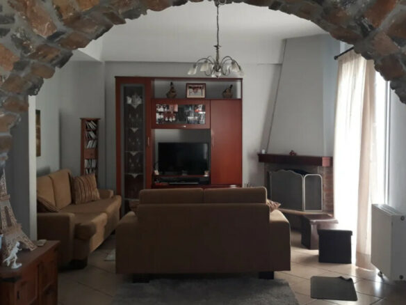 3-bedroom Flat In Greece (93 M²)