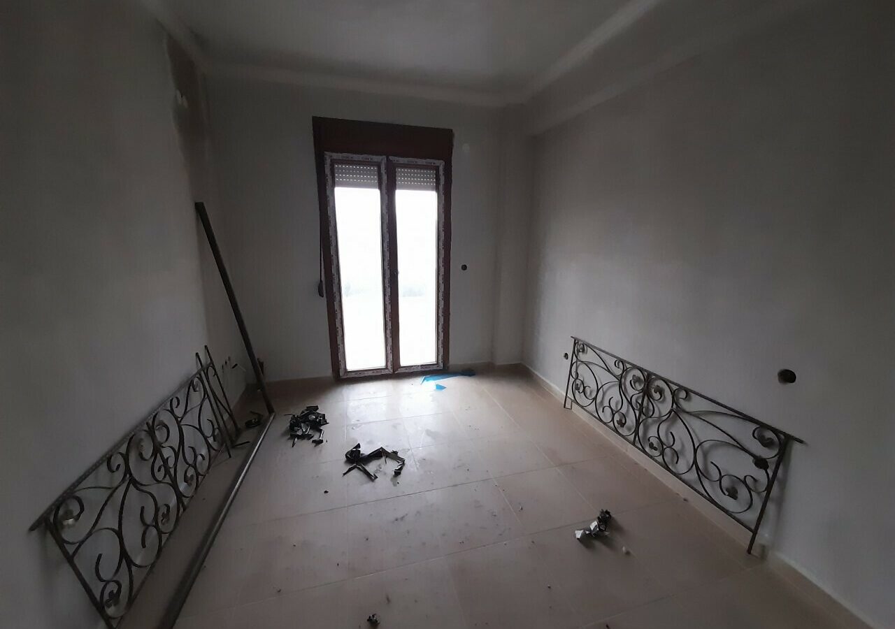6-bedroom Building In Epanomi, Greece (270 M²)