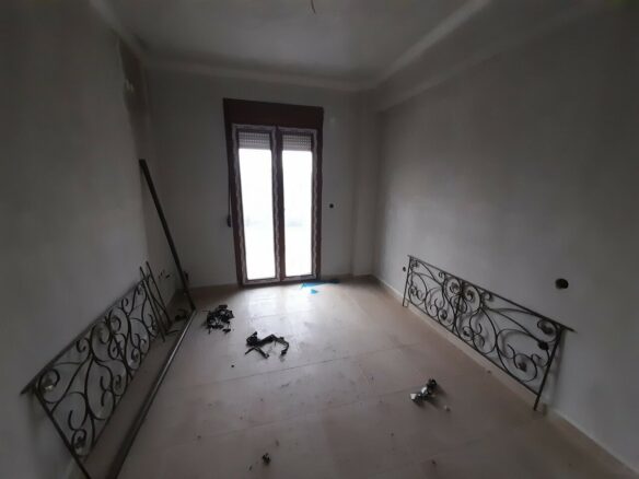 6-bedroom Building In Epanomi, Greece (270 M²)