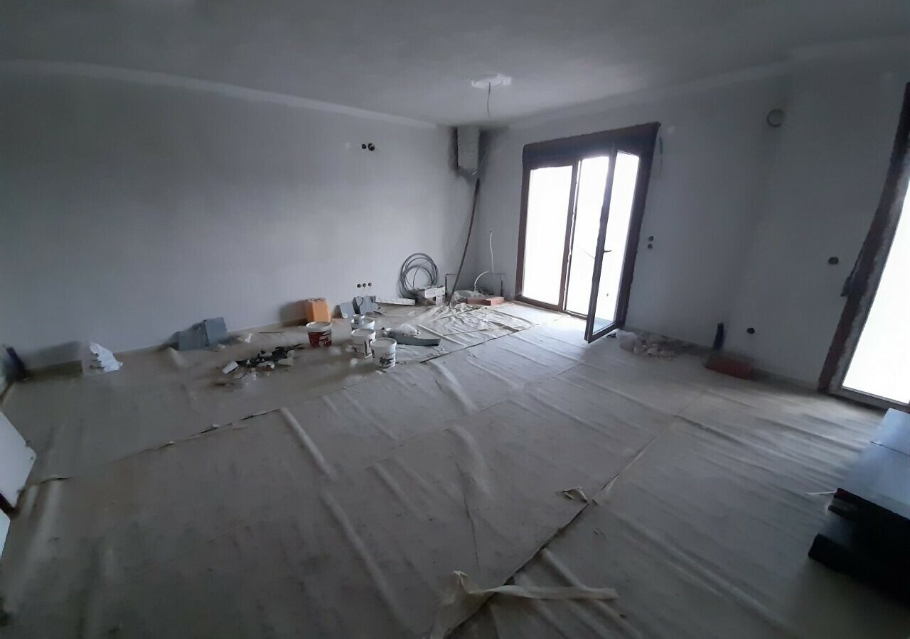 6-bedroom Building In Epanomi, Greece (270 M²)