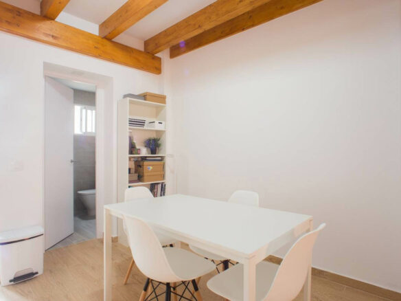 85 M² Apartment With Sea View In Valencia, Spain