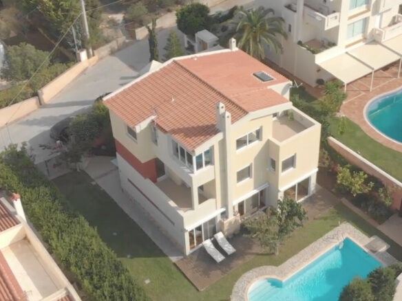 Villa With 300 M² In Attica Featuring Outdoor Terrace