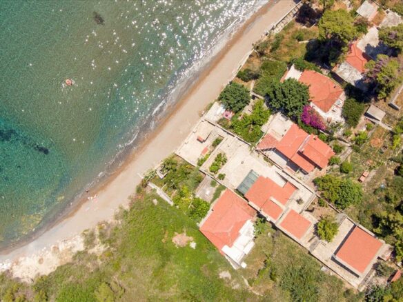 1-bedroom Detached House In Kimi, Greece (204 M²)