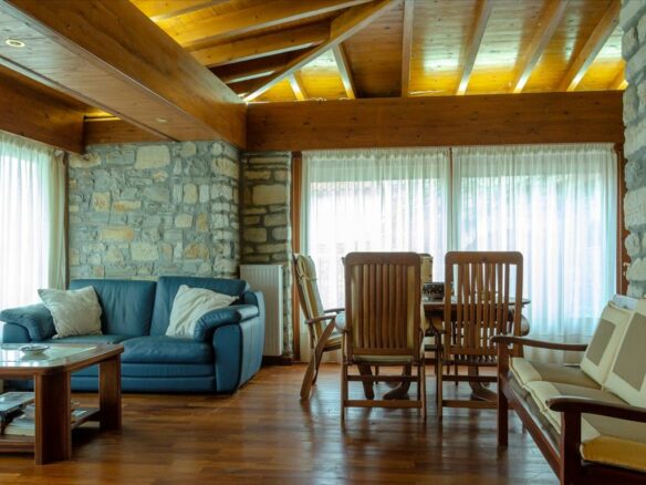 1-bedroom Detached House In Kimi, Greece (204 M²)