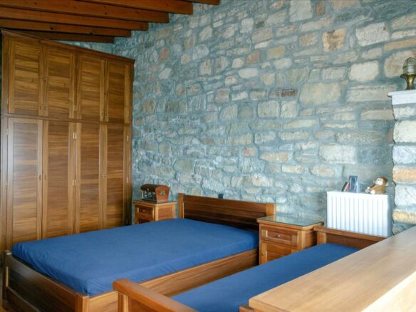 1-bedroom Detached House In Kimi, Greece (204 M²)