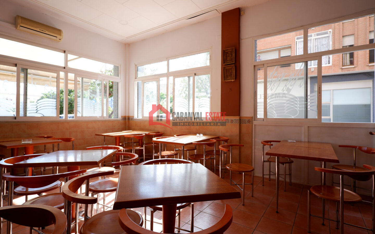 Commercial Space 93 M² Available In Valencia, Spain