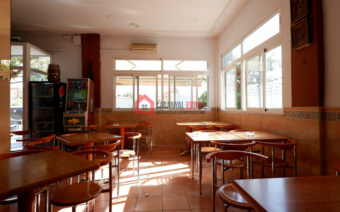 Commercial Space 93 M² Available In Valencia, Spain