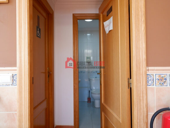 Commercial Space 93 M² Available In Valencia, Spain