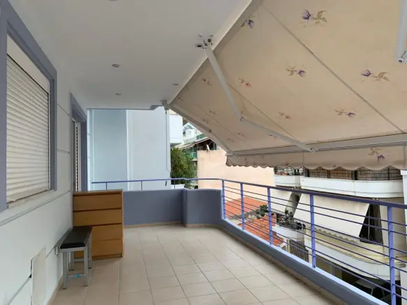 Building In Dafni, Greece (680 M²)