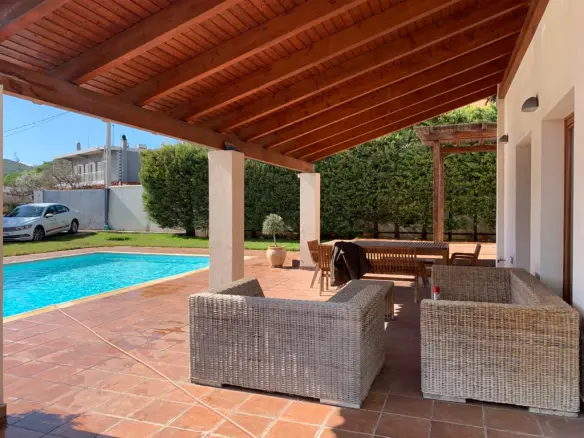 2-bedroom Villa In Sikamino, Greece (298 M²)