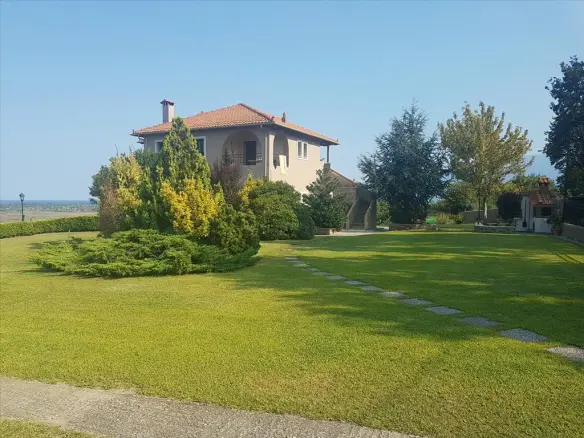 5-bedroom Villa In Dion, Greece (335 M²)