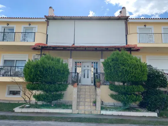 Detached House In Oropos, Greece (540 M²)