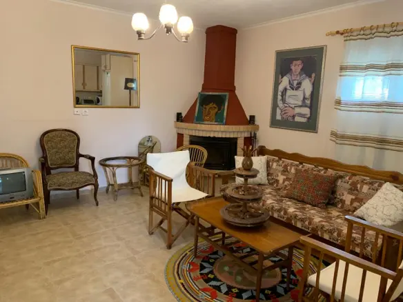 Detached House In Oropos, Greece (540 M²)