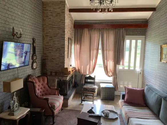 Detached House In Oropos, Greece (540 M²)