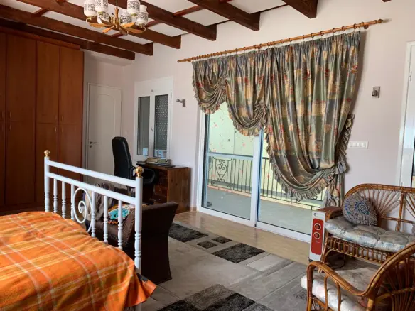 Detached House In Oropos, Greece (540 M²)