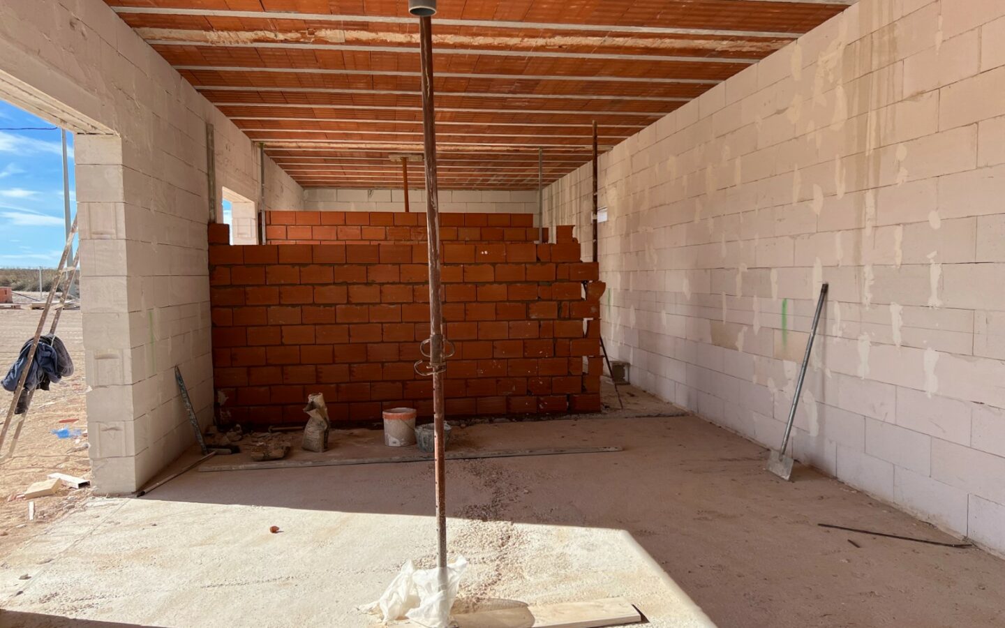 3-bedroom Detached Villa In Pinoso, Spain (165 M²)