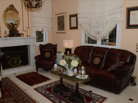 9-bedroom Detached House In Loutraki-perachora, Greece (470 M²)