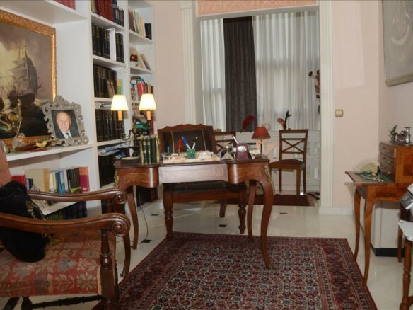 9-bedroom Detached House In Loutraki-perachora, Greece (470 M²)