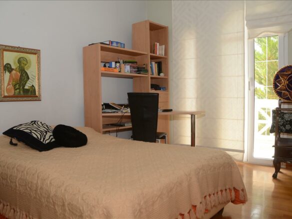 9-bedroom Detached House In Loutraki-perachora, Greece (470 M²)