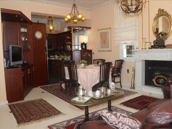 9-bedroom Detached House In Loutraki-perachora, Greece (470 M²)