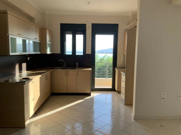 6-bedroom Flat In Salamina, Greece (183 M²)