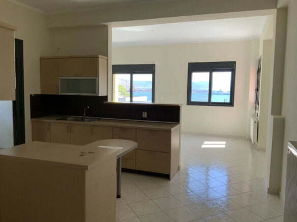 6-bedroom Flat In Salamina, Greece (183 M²)